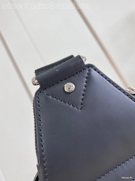 LOUIS Avenue VUITTON Slingbag-16*33*5.7CM 0523